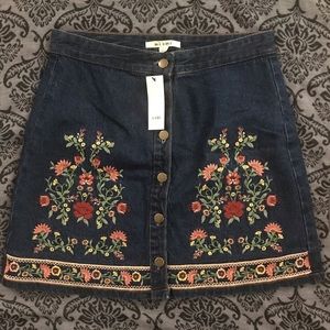 NWT Mi ami Embroidered Jean Skirt